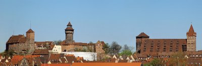 Monday 12 July, 2010    Nuremberg Castle: Palas, Imperial Chapel, Heathens' Tower on the left - Sinwell Tower in the middle left - Pentagonal Tower, Imperial Stables and Luginsland Tower on the right